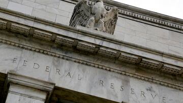 Interest rates remain high, yet the US economy continues to grow. Is the risk of recession going down?