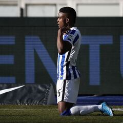 Jhon Córdoba sella goleada del Hertha al Leverkusen de Arias