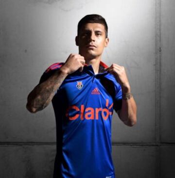 Los azules presentaron su nueva camiseta ese mediodía.