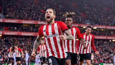 Inigo Martinez of Athletic Club celebrates his goal with his teammates during the Spanish Copa del Rey football match played between Athletic Club and FC Barcelona at San Mames stadium on January 20, 2022 in Bilbao, Spain.