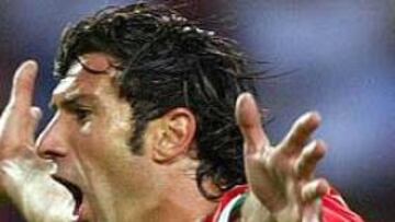 <b>GESTA MERECIDA</b>. Figo, campeón sub20 con la elástica lusa, ha conseguido alcanzar por fin una final con Portugal, una gran recompensa a su gran temporada con el Madrid