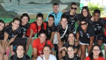 <b>ILUSIONADA. </b>La Selección femenina debuta hoy en el Mundial con la mente puesta en Londres 2012.