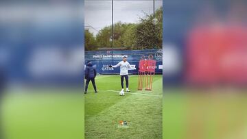 Mientras el mundo entero debate sobre su futuro, Mbappé hace esto en el entrenamiento