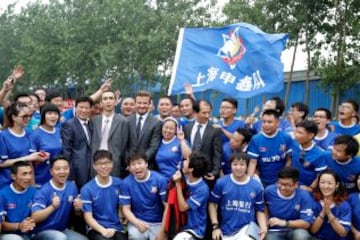 David Beckham durante su visita al FC Club Shanghai Shenxin el 19 de junio de 2013 en Shanghai