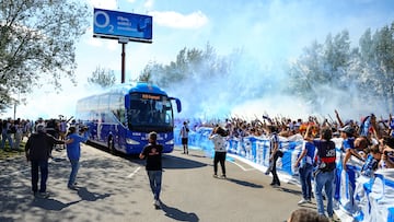 Manolo, el equipo y la afición meten el primer gol del Espanyol a golpe de vidrio
