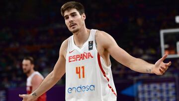 Spain's forward Juancho Hernangomez reacts during the FIBA Eurobasket 2017 men's round 16 basketball match between Spain and Turkey at Sinan Erdem Sport Arena in Istanbul on September 10, 2017. / AFP PHOTO / OZAN KOSE