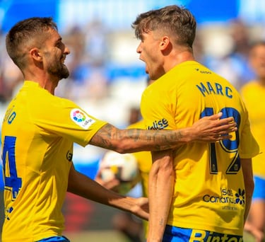 El delantero del equipo canario encadena la tercera jornada consecutiva marcando. Es la auténtica referencia ofensiva de Las Palmas y en estos primeros partidos siempre está en el sitio adecuado. Su gol le permitió rescatar un punto ante el Alavés.

