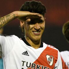 Golazo de Jorge Carrascal en triunfo de River ante Newell's