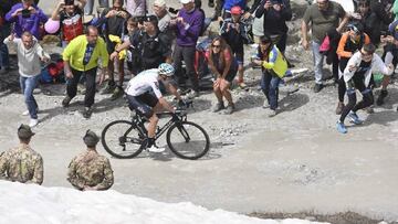 Resumen y resultado de la 19? etapa del Giro de Italia: Yates se hunde y Froome coge el rosa