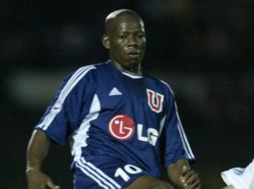 Faustino Asprilla llegó a la U en 2003 tras una larga carrera en Europa. Al año siguiente se retiró en el Cortulúa de su país.