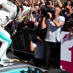 Mercedes logra su cuarto título consecutivo y alcanza a Red Bull