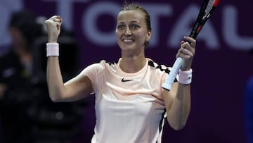 Kvitova remonta a Wozniacki y jugará con Muguruza por el título