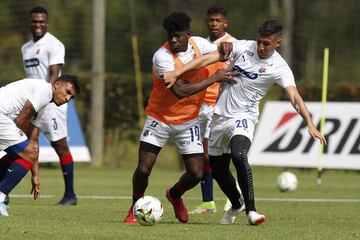 El equipo de Julio Comesaña se sigue preparando para la seguidilla de partidos difíciles que le viene con presencia en el torneo local e intrenacional.