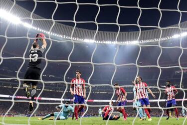 Simeone "We put in a complete game; Messi was tremendous"