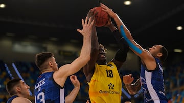 Khalifa Diop, en un partido anterior ante el Buducnost.