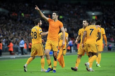 Raúl Jiménez volvió a darle el triunfo al Wolverhampton ante el Tottenham