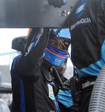 El piloto español logra su primera victoria en Estados Unidos con la marca Cadillac tras tres turnos excepcionales en una carrera que se vio interrumpida por la lluvia.