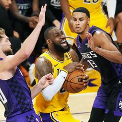 El Rey LeBron no puede con todos los Kings