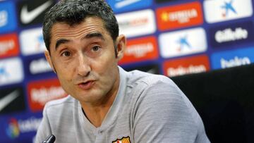 GRAF3938. SANT JOAN DESPÍ (BARCELONA), 01/09/2018.- El técnico del FC Barcelona, Ernesto Valverde, durante la rueda de prensa que ofrece hoy en la Ciudad Deportiva Joan Gamper de Barcelona, previa al partido que el equipo disputará ma