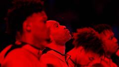 ATLANTA, GEORGIA - JANUARY 26: Vince Carter #15 of the Atlanta Hawks reacts during the National Anthem prior to facing the Washington Wizards at State Farm Arena on January 26, 2020 in Atlanta, Georgia. NOTE TO USER: User expressly acknowledges and agrees that, by downloading and/or using this photograph, user is consenting to the terms and conditions of the Getty Images License Agreement.   Kevin C. Cox/Getty Images/AFP
 == FOR NEWSPAPERS, INTERNET, TELCOS &amp; TELEVISION USE ONLY ==