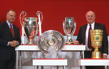 Rummenigge, en 2013, junto a Uli Hoeness, expresidente del Bayern.