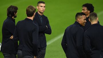 Cristiano con sus compañeros de la Juventus.