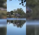Un helicóptero se estrella en Francia intentando cargar agua: la escena es drámatica