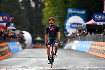 Filippo Ganna, reputado pistard (cuatro veces campeón del mundo y dos de Europa), ya dio en Yorkshire 2019 muestras de su potencial como contrarrelojista con su bronce. En el Mundial de Imola, en casa, logró su primer arcoíris de la especialidad. En este 2020 también se llevó el Nacional italiano, la crono de la Tirreno y las tres del Giro, junto con otra exhibición en una jornada de media montaña. Toda una explosión a los 24 años en las filas del Ineos. Muchas voces apuntan ya a que podría convertirse en el siguiente Bradley Wiggins de la estructura británica para las tres semanas… si pierde peso, por su tremendo motor.