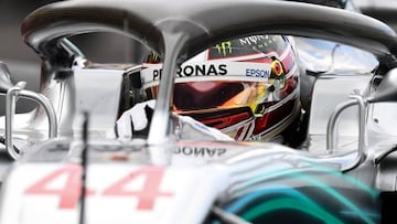 Mercedes&#039; British driver Lewis Hamilton sits in his car in the pits during the qualifying session at the Circuit Paul Ricard in Le Castellet, southern France, on June 23, 2018, ahead of the Formula One Grand Prix de France. / AFP PHOTO / POOL / Boris HORVAT
