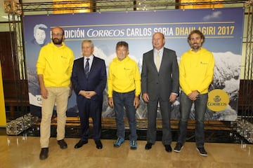 La expedición de Carlos Soria cuenta con el apoyo de Correos y Caser Seguros, patrocinadores oficiales.