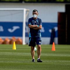 Positivo en anticuerpos en el cuerpo técnico del Eibar