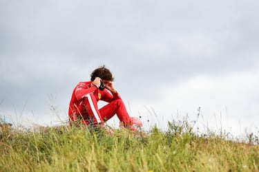 Charles Leclerc tras sufrir el accidente. 