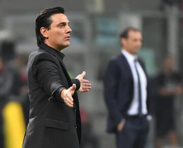 Milan (Italy), 28/10/2017.- Milan's head coach Vincenzo Montella gestures during the Italian Serie A soccer match between AS Milan and Juventus FC at Giuseppe Meazza Stadium in Milan, Italy, 28 October 2017. (Italia)