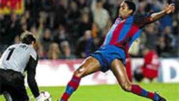 Ni Kluivert ni Saviola pudieron con un gran Bizarri.