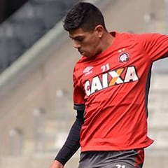 Pavez es el chileno más regular en Brasil de la última década