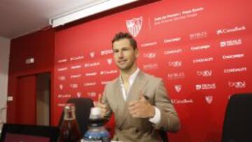 Oficial: Krychowiak renueva hasta 2019 con el Sevilla