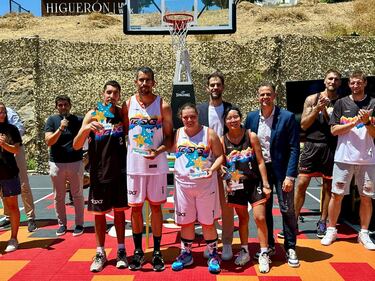 The Embassy 3x3 de Calderón, a escena