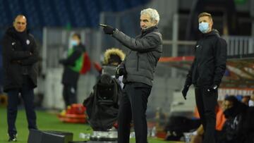 Nantes&#039; French head coach Raymond Domenech (C) gestures during the French L1 football match between Montpellier Herault SC and FC Nantes at the Mosson stadium in Montpellier, southern France on January 9, 2021. (Photo by Sylvain THOMAS / AFP)