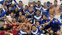 El festejo del chileno de Vélez tras eliminar a U. Católica