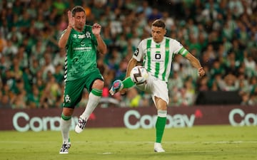 Capdevila y Joaqu¨ªn durante el partido homenaje a Joaqu¨ªn.
