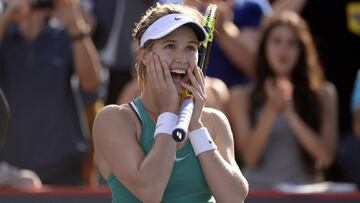 Eugenie Bouchard celebra su victoria ante Lucie Safarova en la Rogers Cup de 2016.