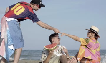 Mata ha rodado su videoclip en otros puntos de la ciudad además de la playa de Sacaba. Uno de ellos ha sido en la Rosaleda con participación de algunos aficionados.