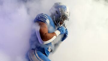 DETROIT, MICHIGAN - DECEMBER 16: David Montgomery #5 of the Detroit Lions runs onto the field prior to a game against the Denver Broncos at Ford Field on December 16, 2023 in Detroit, Michigan. Gregory Shamus/Getty Images/AFP (Photo by Gregory Shamus / GETTY IMAGES NORTH AMERICA / Getty Images via AFP)