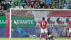 Melo fulmina a un Murcia que acabó desquiciado