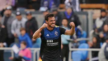 El defensor mexicano de San Jos&eacute; Earthquakes asegur&oacute; que la posible fusi&oacute;n entre ambas ligas, ayudar&iacute;a a crecer la rivalidad entre equipos norteamericanos.