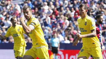 David García celebra un gol ante el Levante.