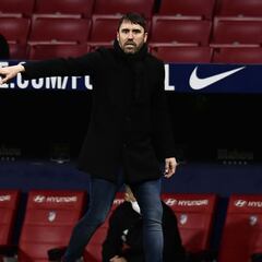 Coudet, contra su representante