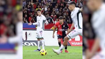 Con la banda de líder y su calidad intacta, el 10 destacó en su primera prueba.