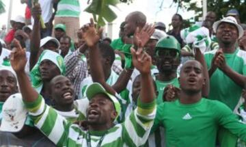 Zimbabue: CAPS UNITED fue reconocido por el esfuerzo durante el año como ganador de la Premier League de Fútbol del país africano. Los dirigidos por el inglés Sean Connor culminaron el torneo líderes con 63 puntos.