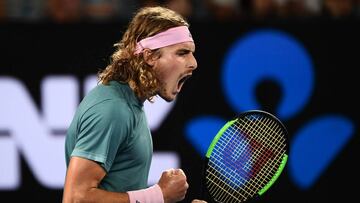 Tsitsipas celebra su victoria ante Federer.